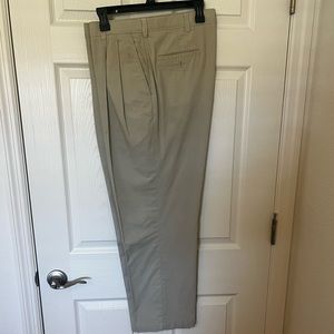 Men’s Savane Straight Fit Pleated Front Dress Pants Cream Size 34 x 30